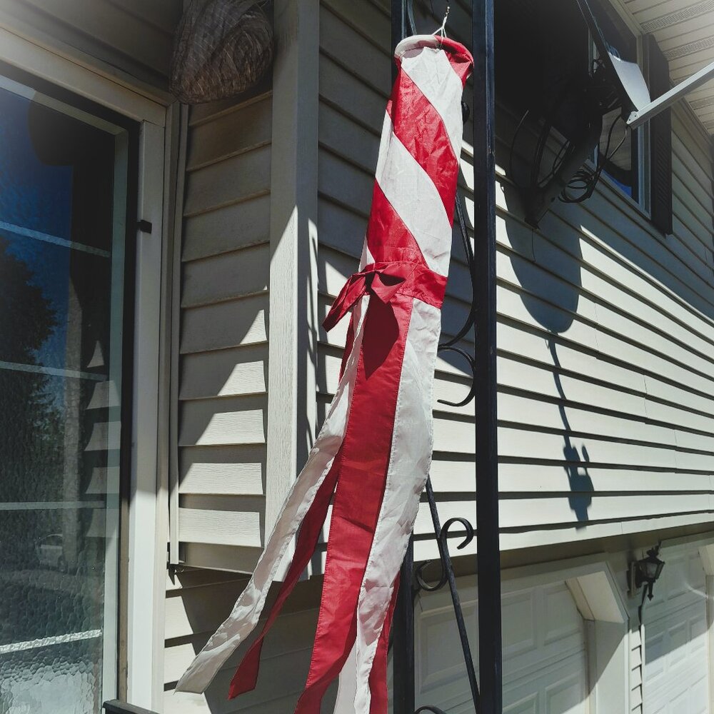 4/$20 Vintage Xmas Wind Sock Candy Cane Red Stripe 1986 Graphics Int'l READ